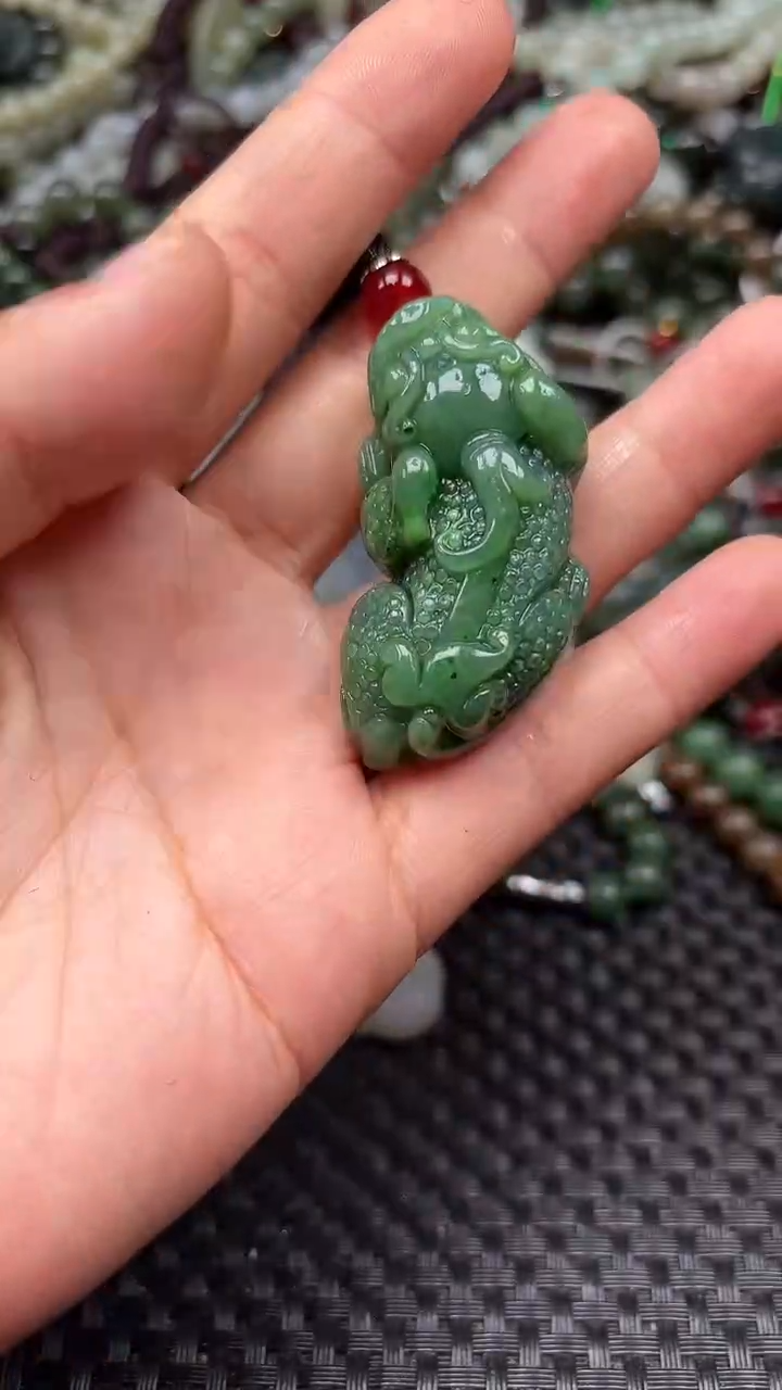 和田玉未镶嵌颈饰1