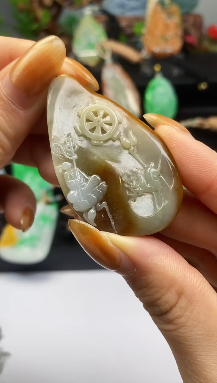 【闪购商品】翡翠颈饰未镶嵌翡翠A货一物一证