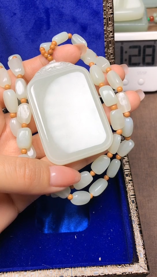 【闪购商品】和田玉颈饰未镶嵌无事牌