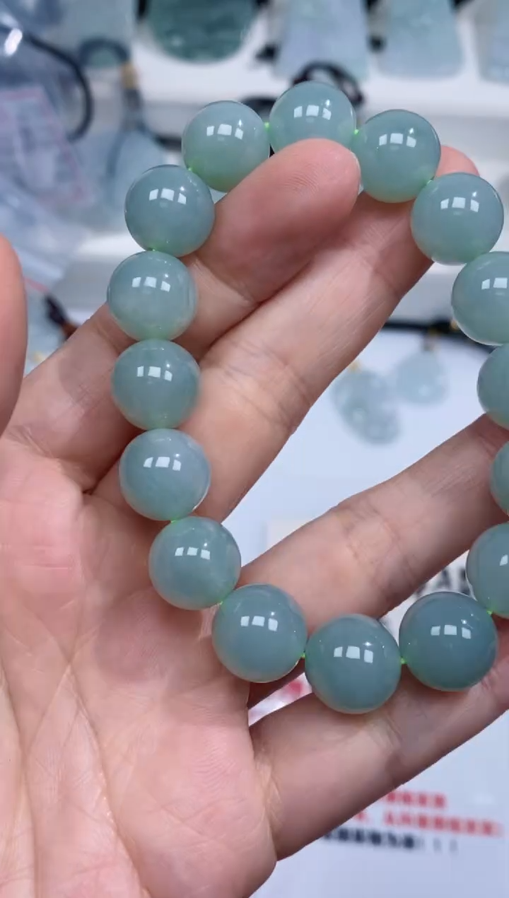 颈饰未镶嵌翡翠手串