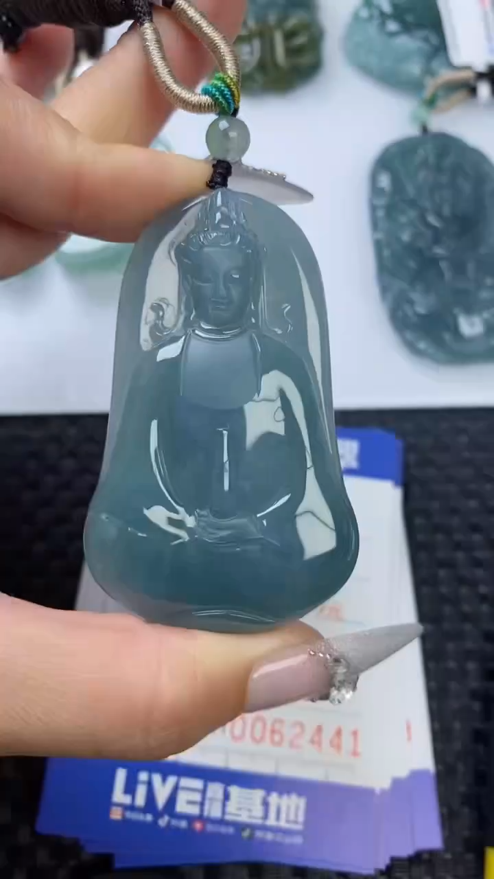 【闪购商品】翡翠颈饰未镶嵌11111111111111111