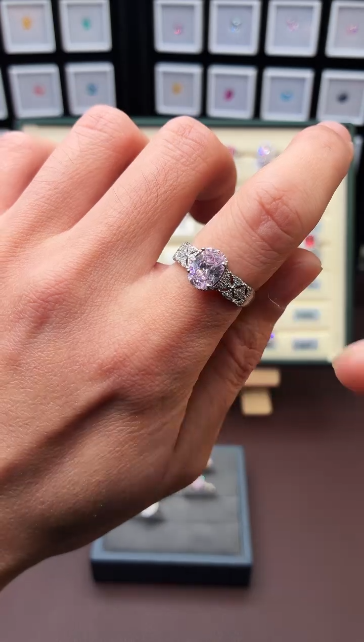 银S925镶嵌戒指绿柱石（摩根石）1111