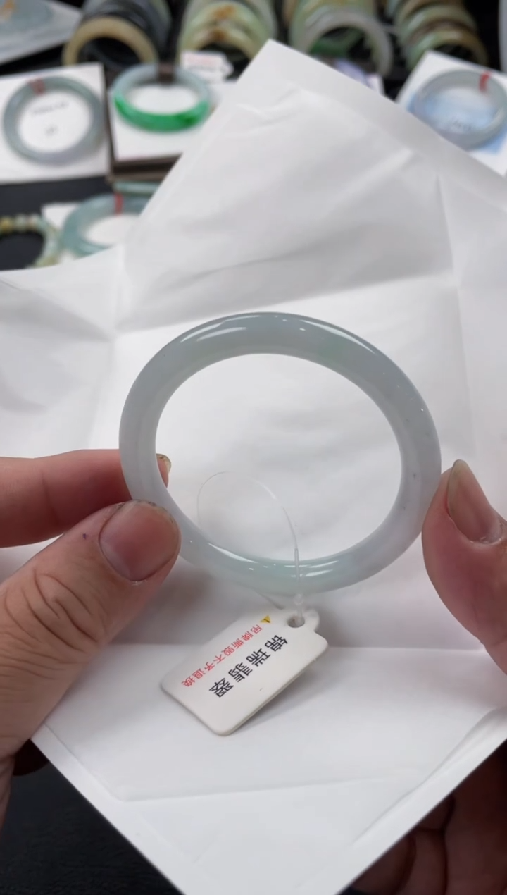 【闪购商品】翡翠手镯未镶嵌有纹 51