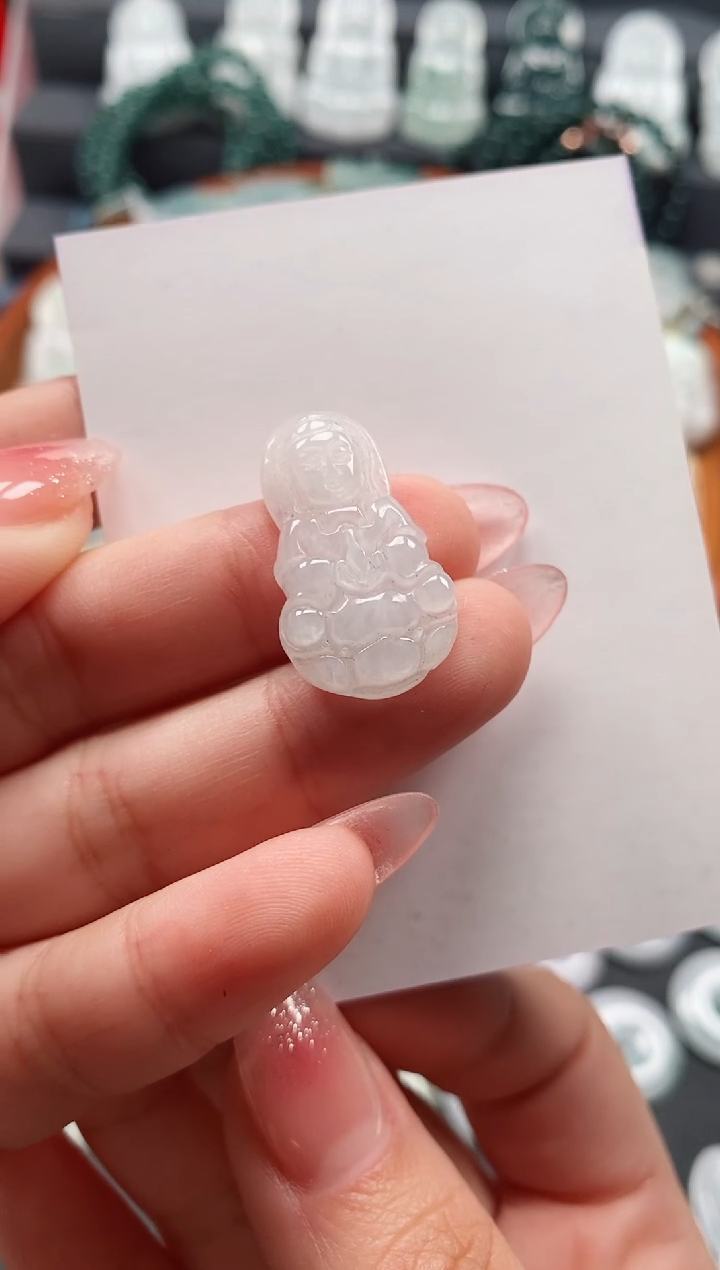 【闪购商品】翡翠颈饰未镶嵌天然翡翠小观音