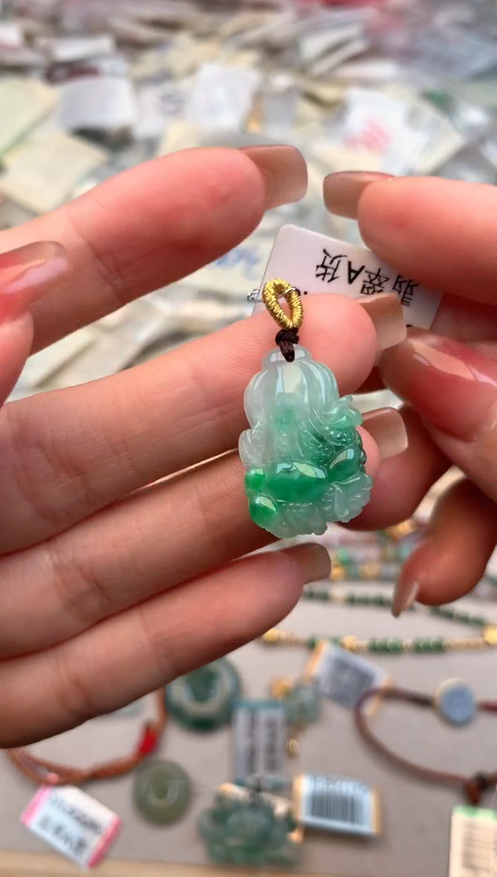 未镶嵌挂件翡翠一