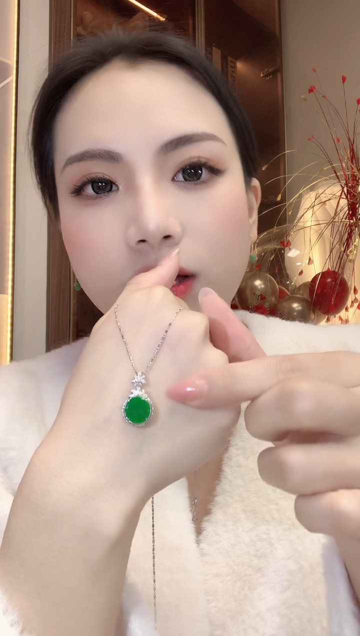 【闪购商品】翡翠吊坠(不含链)18K金镶嵌A2