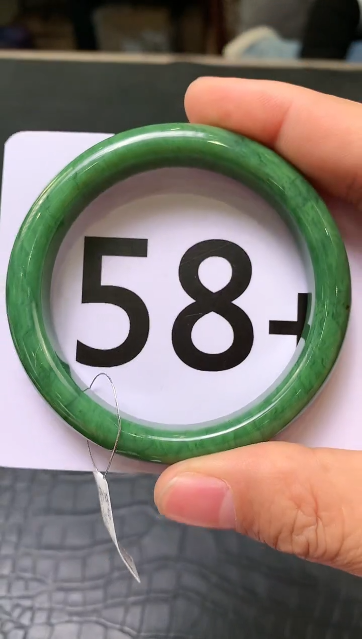 【闪购商品】和田玉碧玉手镯58.8未镶嵌一个