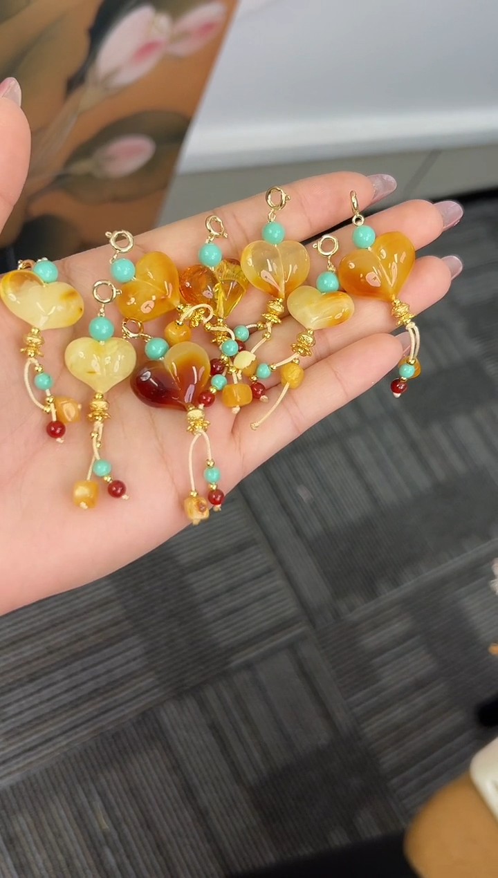 裸石琥珀未镶嵌天然琥珀蜜蜡吊坠多样性发一条 微瑕疵 介意勿拍