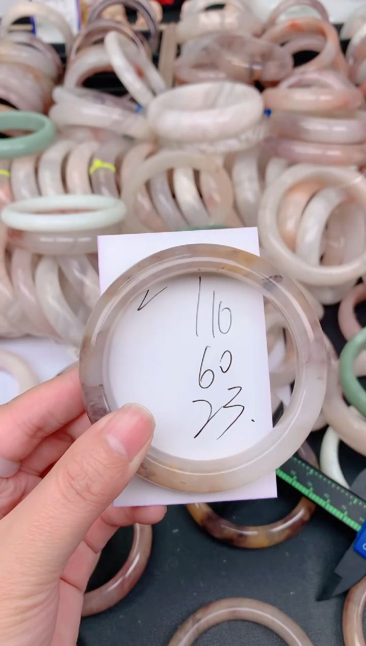 未镶嵌手镯石英质玉110