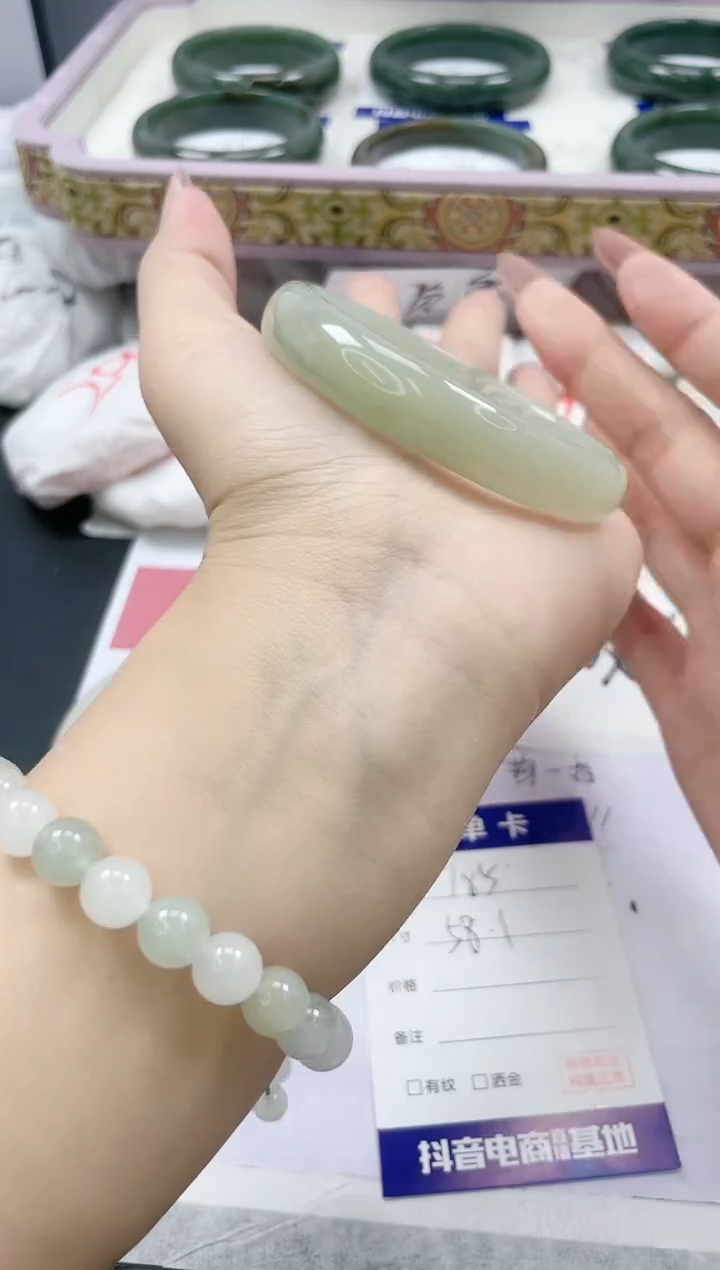 【闪购商品】石英质玉手镯未镶嵌185/58.1