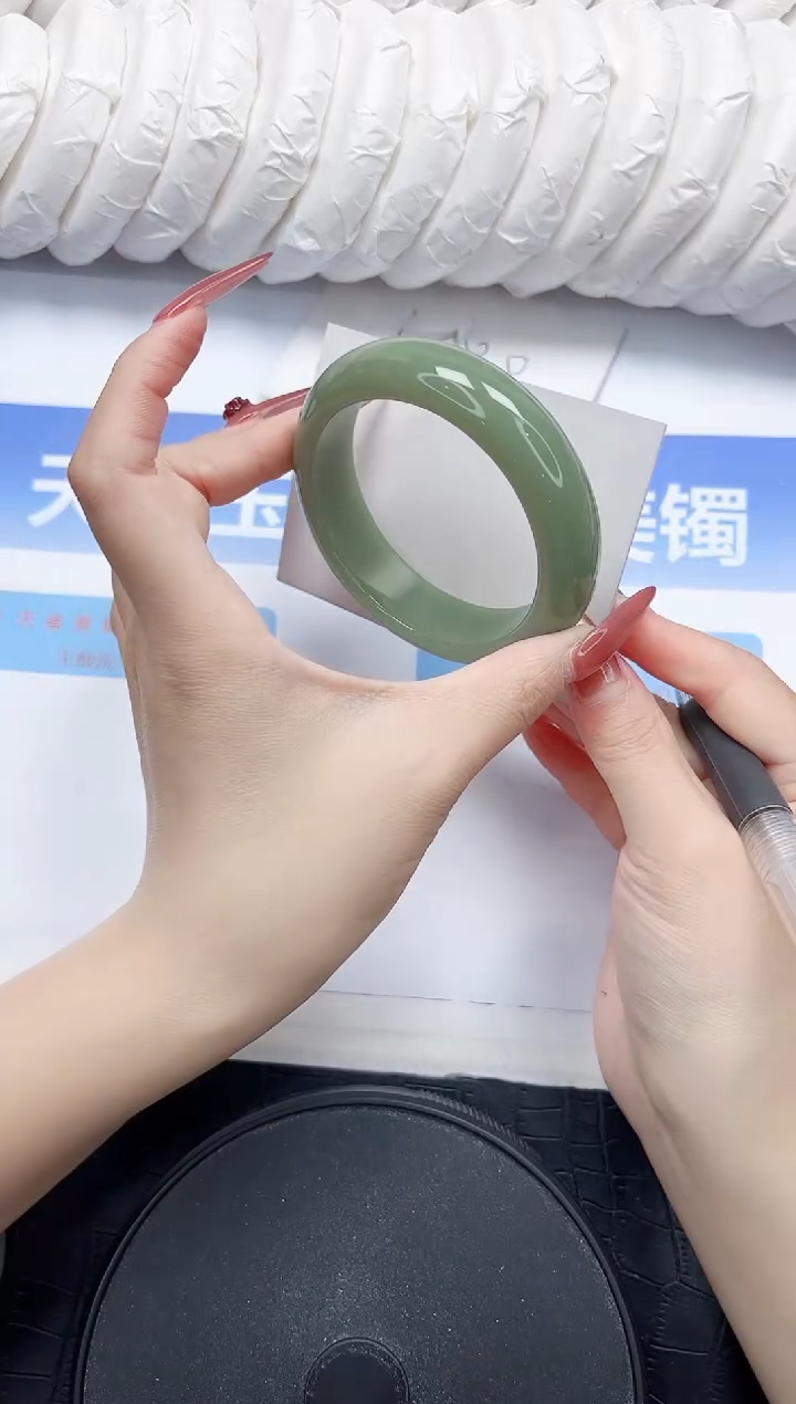 石英质玉手镯未镶嵌65-56