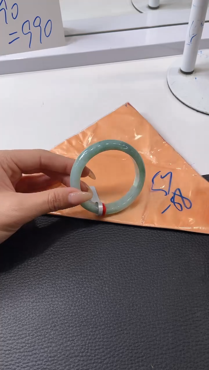 【闪购商品】翡翠手镯未镶嵌手镯