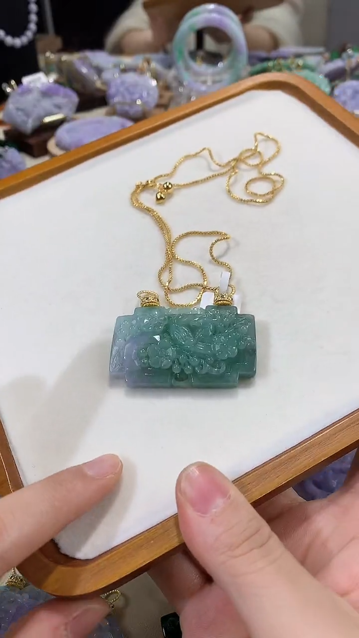 颈饰未镶嵌翡翠吊坠