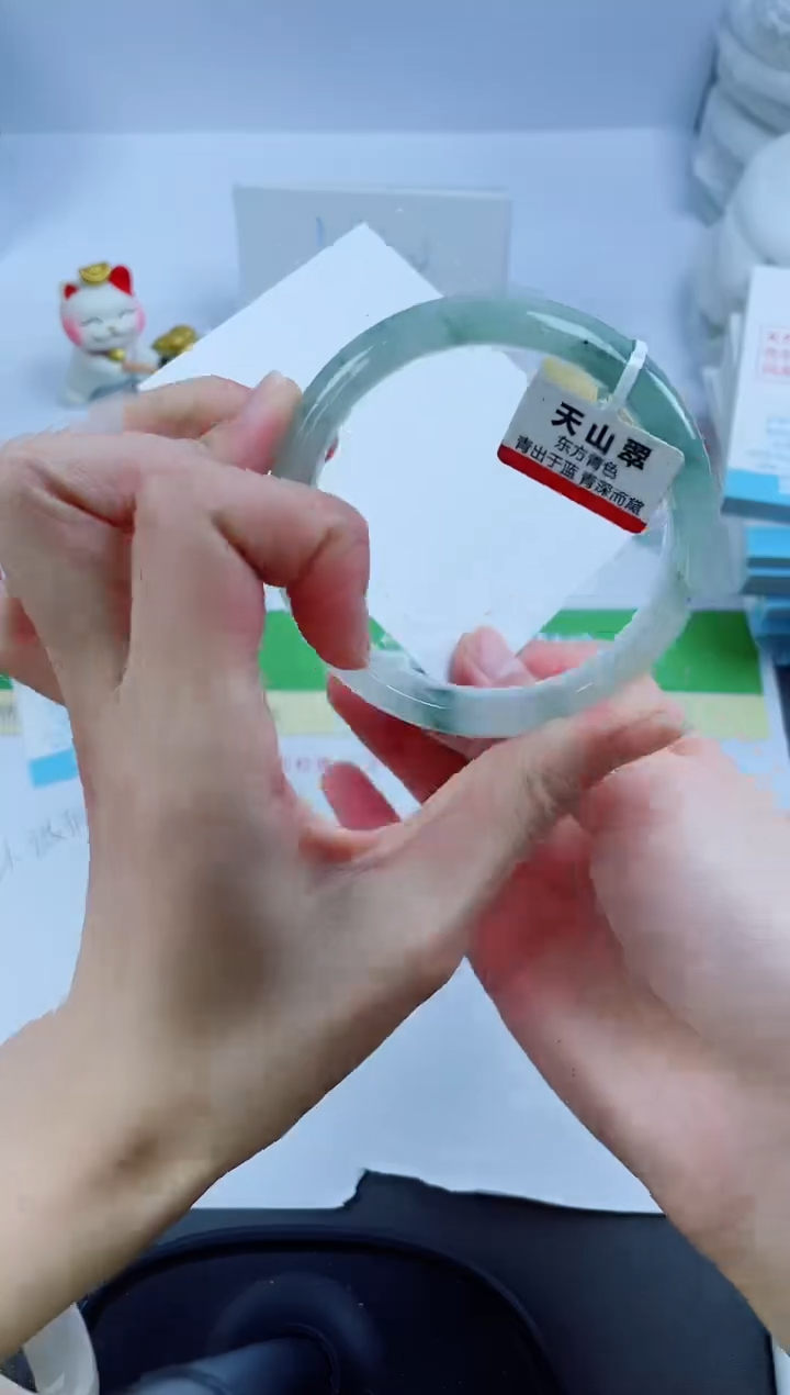 【闪购商品】石英质玉手镯未镶嵌42-55.4