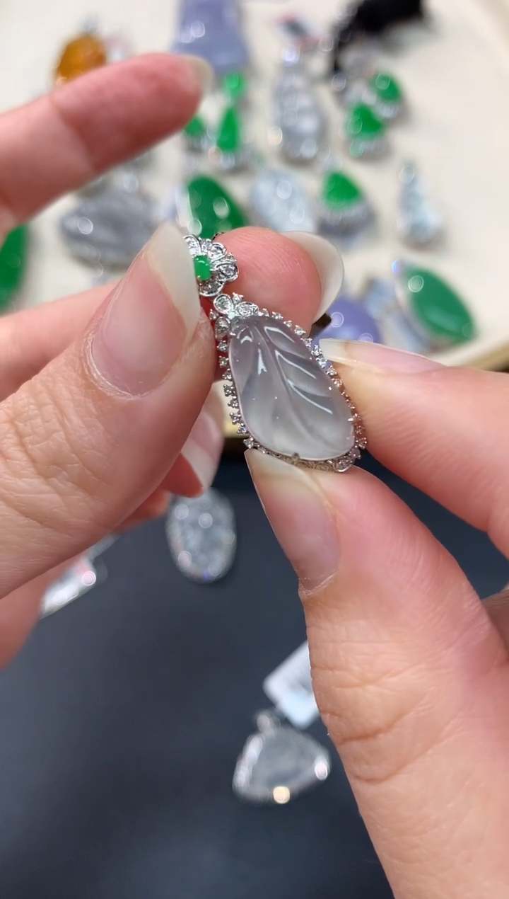 【闪购商品】翡翠吊坠(不含链)18K金镶嵌A479|3980