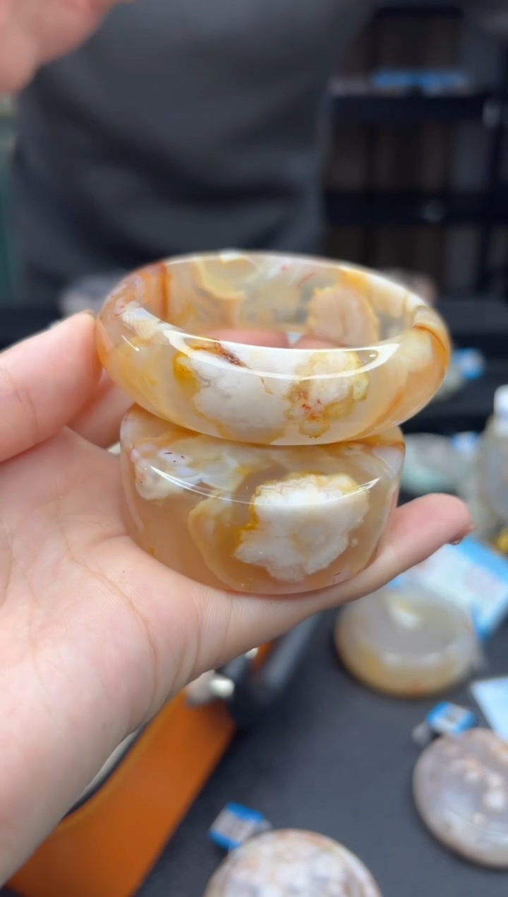 【闪购商品】石英质玉手镯未镶嵌256（57圈赠送镯心）