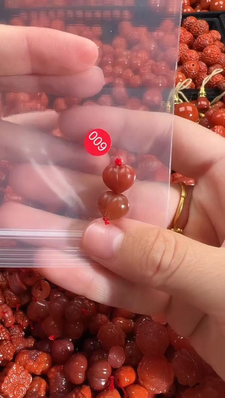 颈饰未镶嵌南红玛瑙1