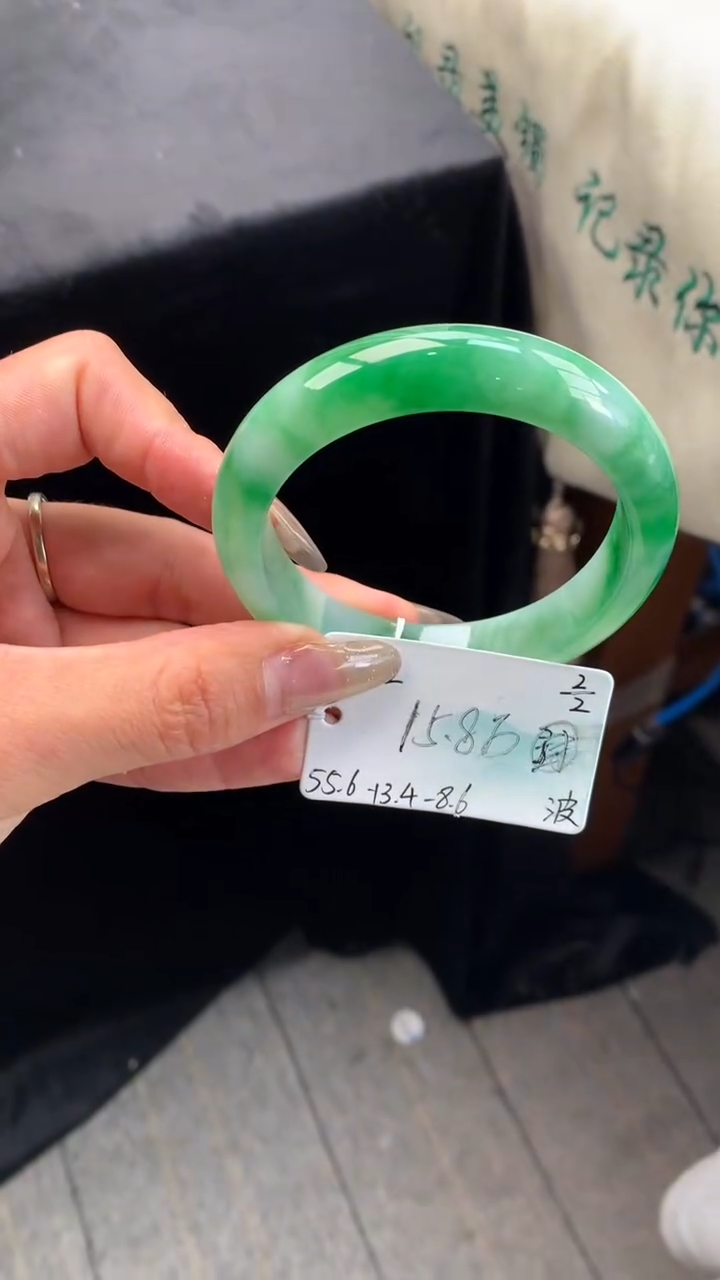 【闪购商品】翡翠手镯未镶嵌下单联系客服核对地址哦