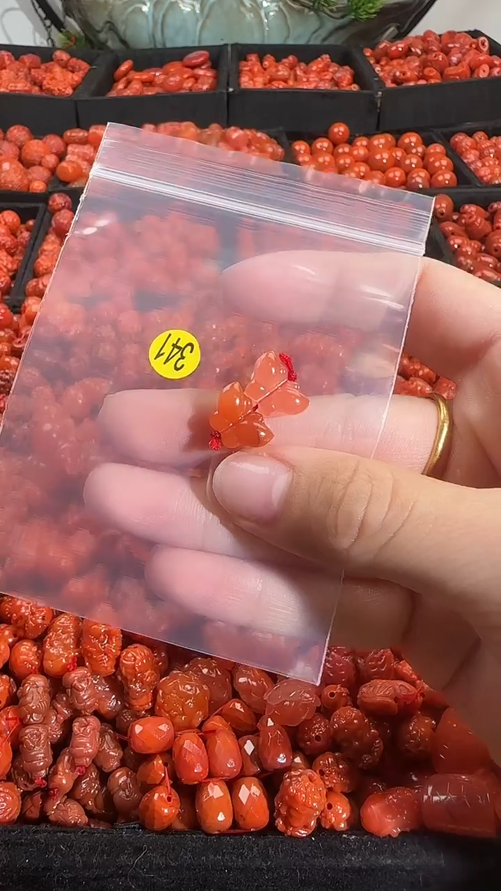 颈饰未镶嵌南红玛瑙1