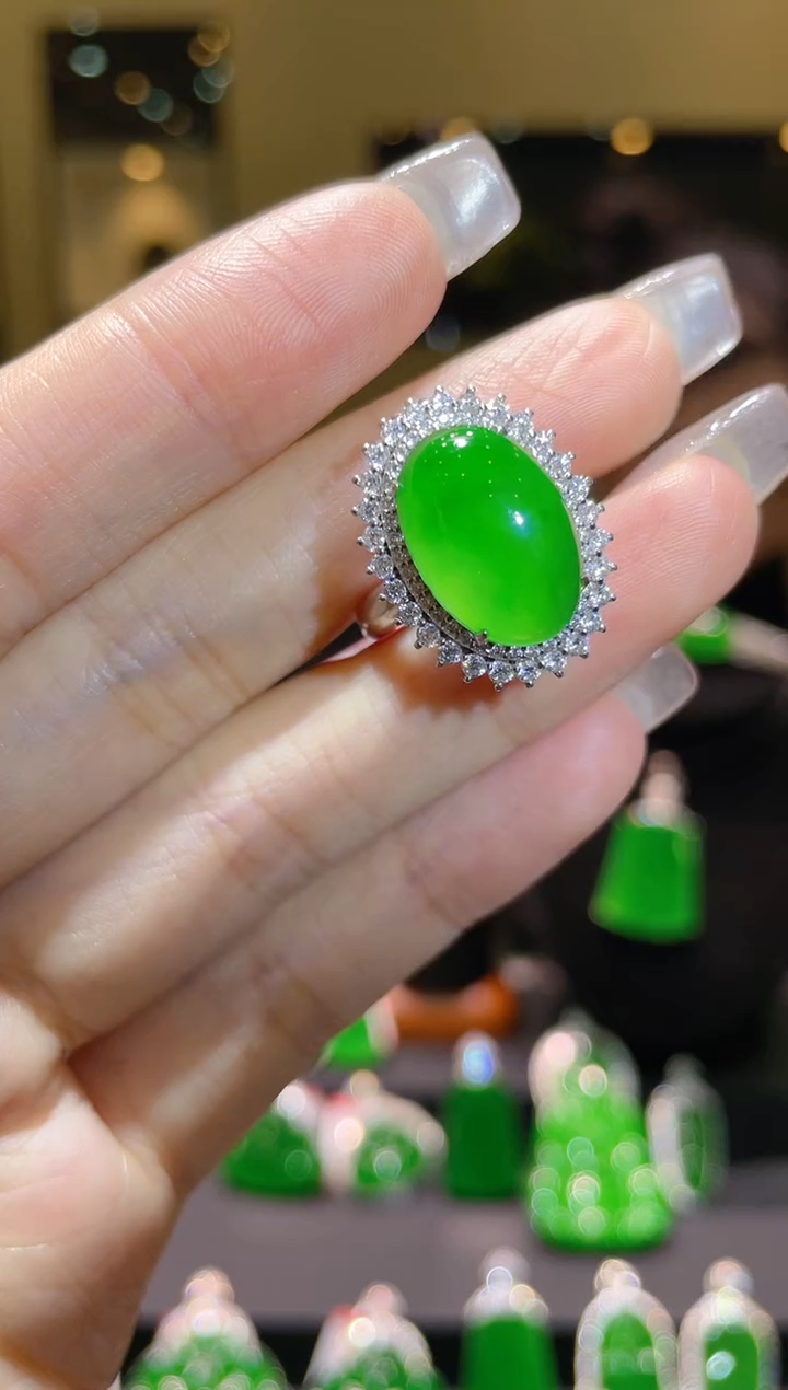 【闪购商品】翡翠吊坠(赠链)18K金镶嵌A47