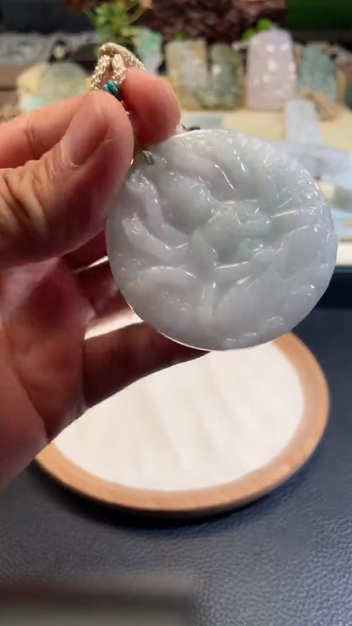 翡翠未镶嵌颈饰8/05/057