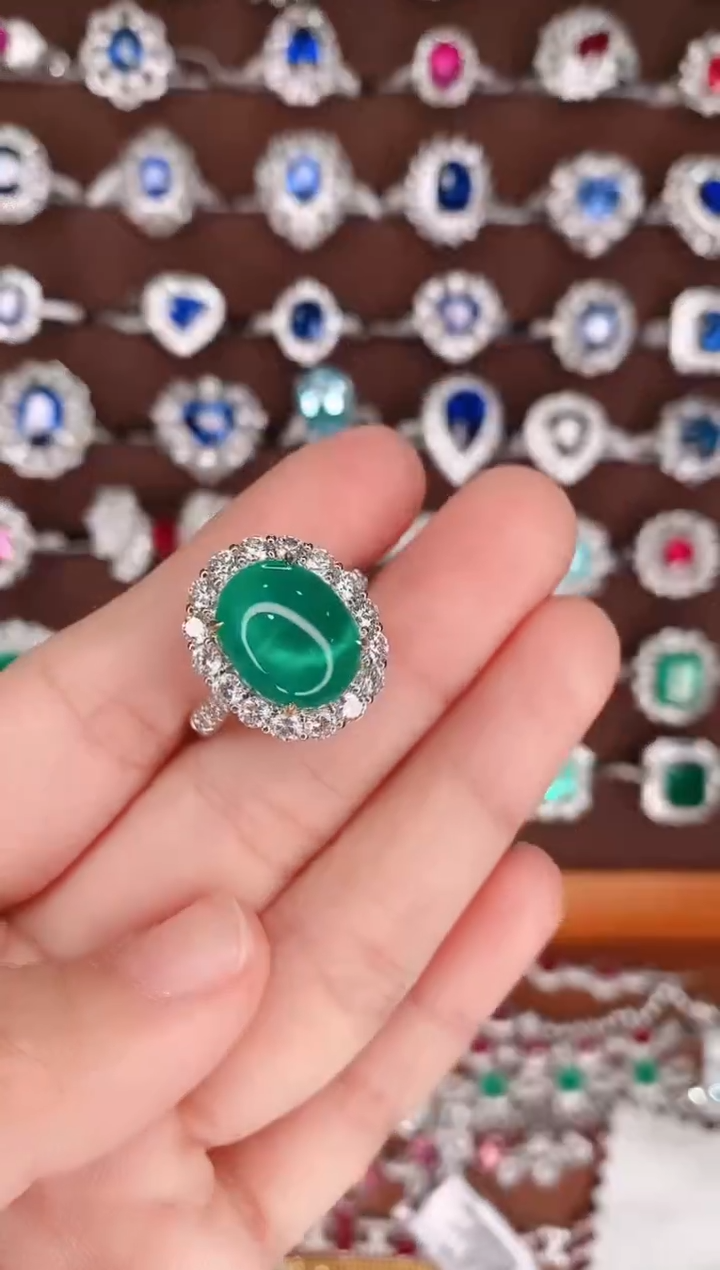 【闪购商品】祖母绿18K金戒指18K金镶嵌6.85克拉