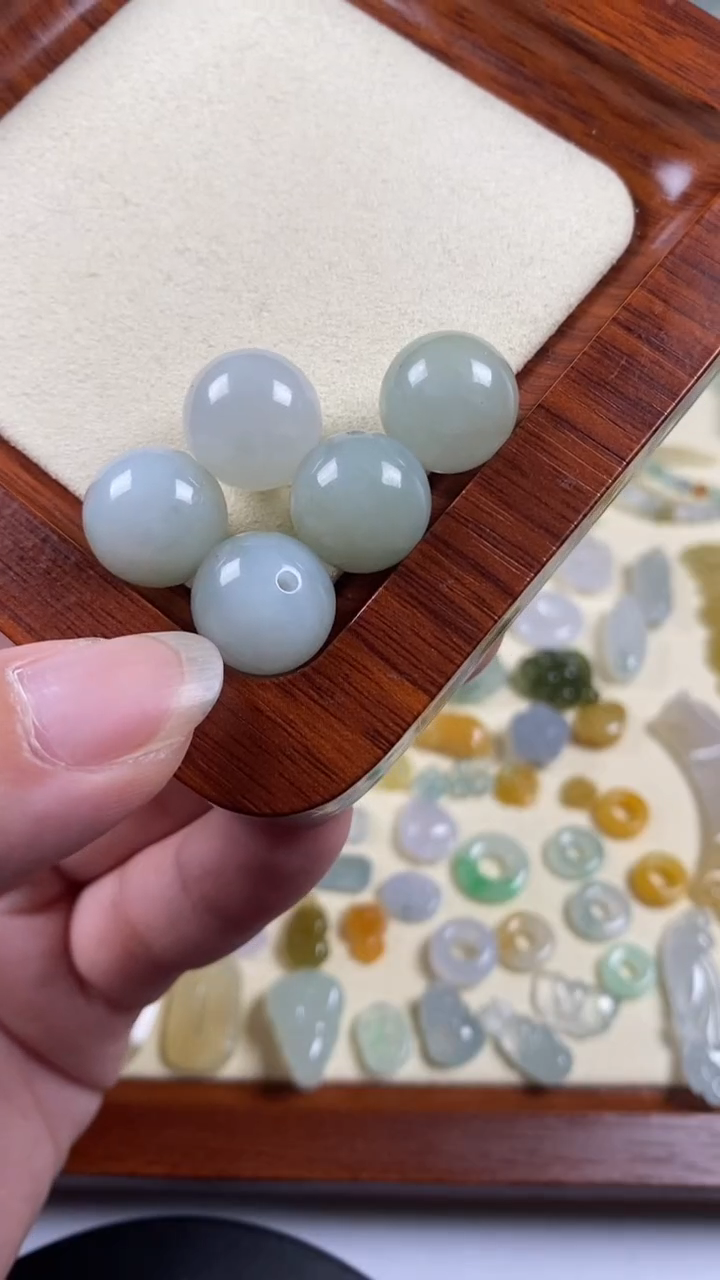 【闪购商品】翡翠颈饰未镶嵌珠子