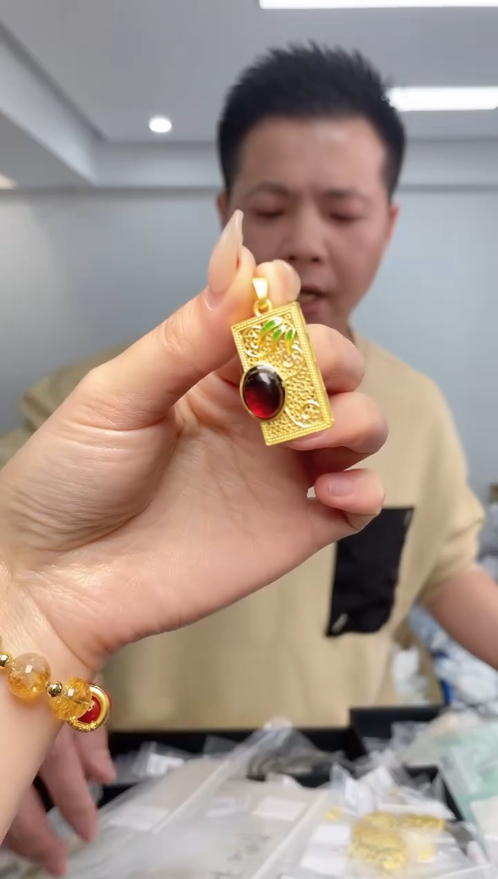 【闪购商品】血珀裸石未镶嵌（多样性单个发货）