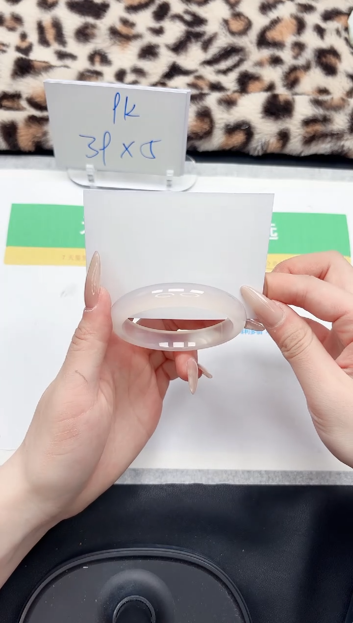 【闪购商品】石英质玉手镯未镶嵌118-52