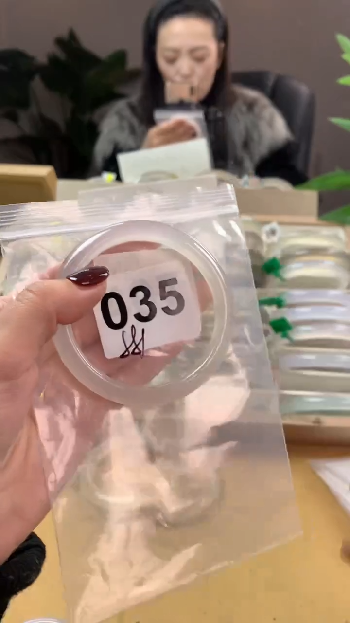 【闪购商品】玛瑙/玉髓手镯未镶嵌035