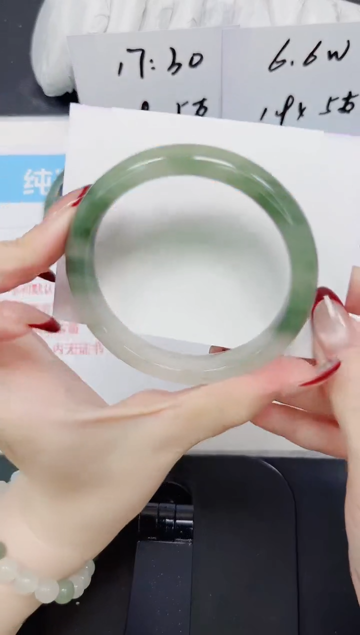 【闪购商品】石英质玉手镯未镶嵌337