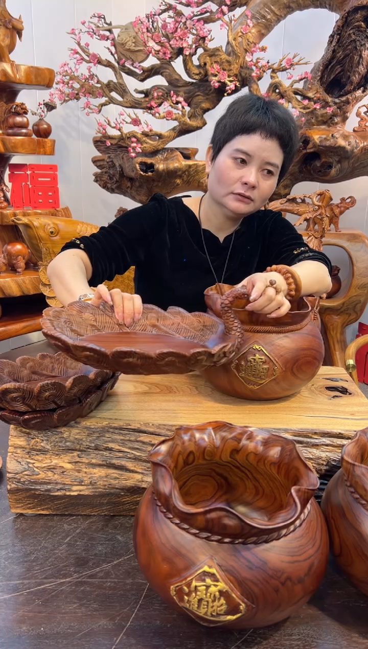 木香樟实木孔雀盘