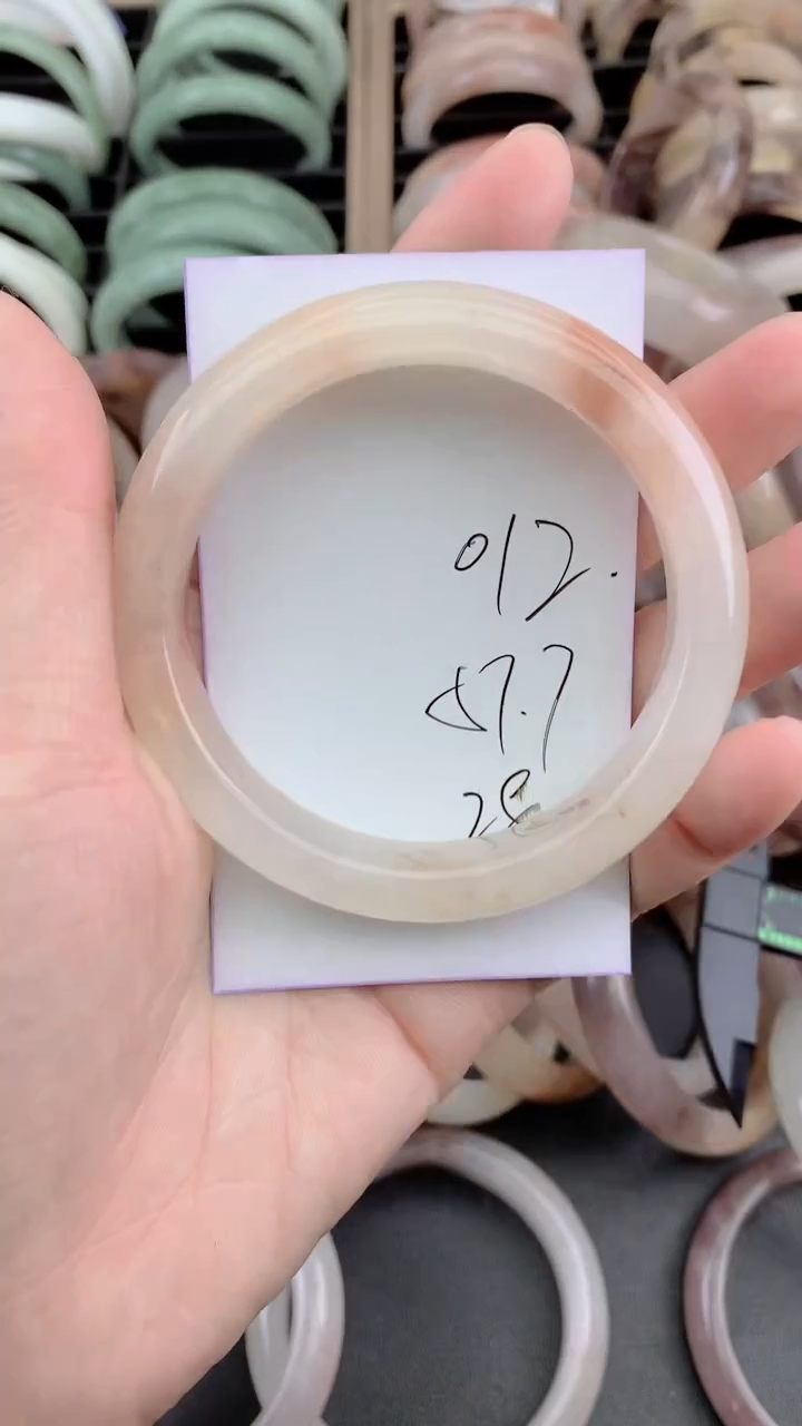 未镶嵌手镯石英质玉012