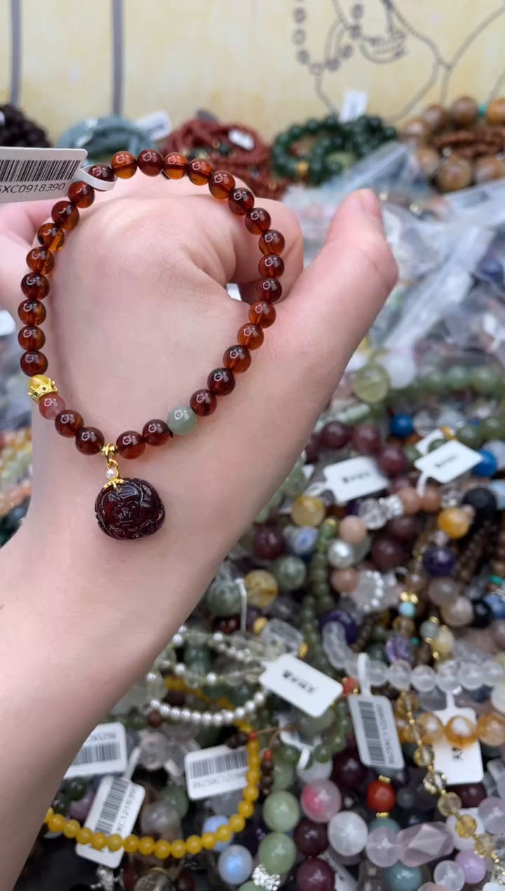 手链血珀未镶嵌435