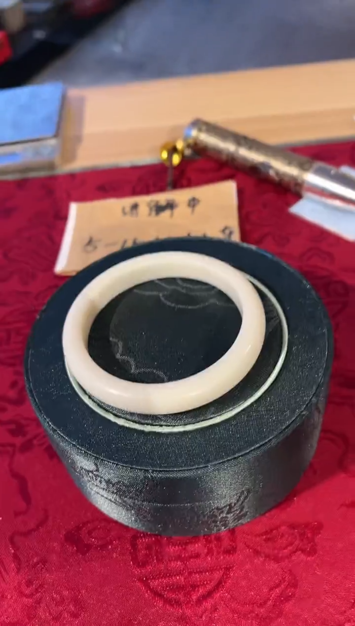 【闪购商品】和田玉手镯未镶嵌镯子