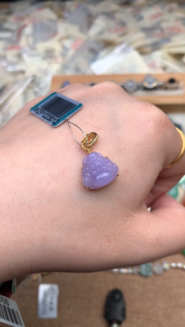 18K金镶嵌挂件翡翠1