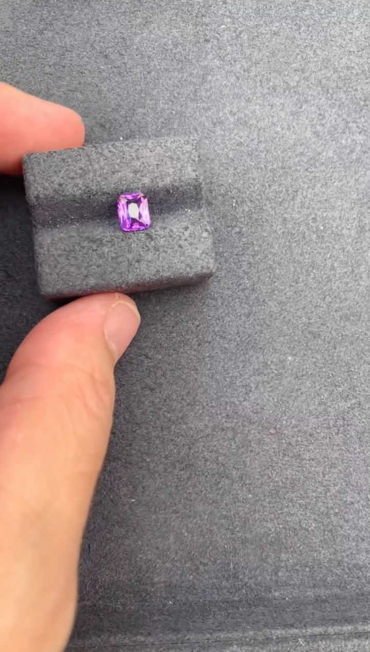 【闪购商品】彩色蓝宝石裸石未镶嵌1ct无烧紫蓝宝
