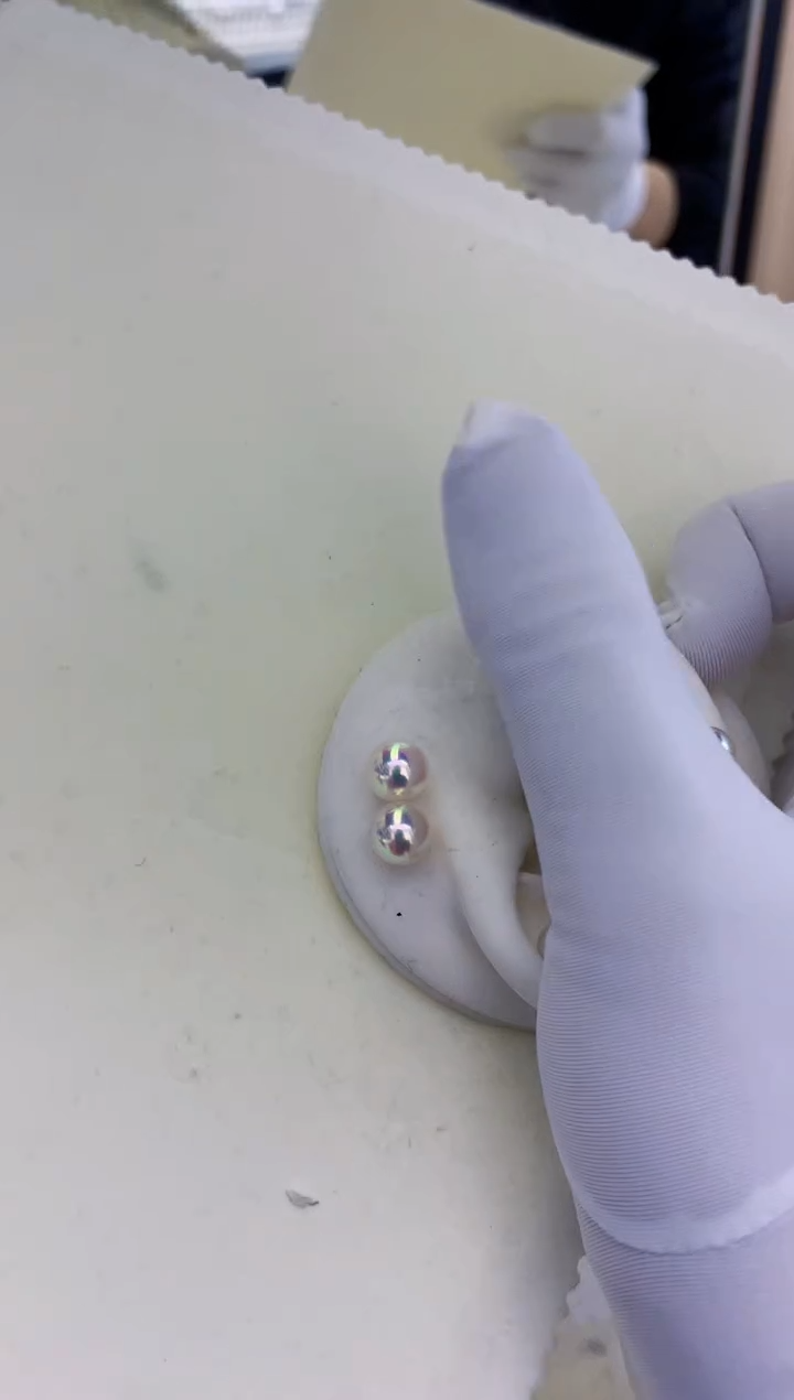 18K金镶嵌饰品海水珍珠8-8.5素钉定制