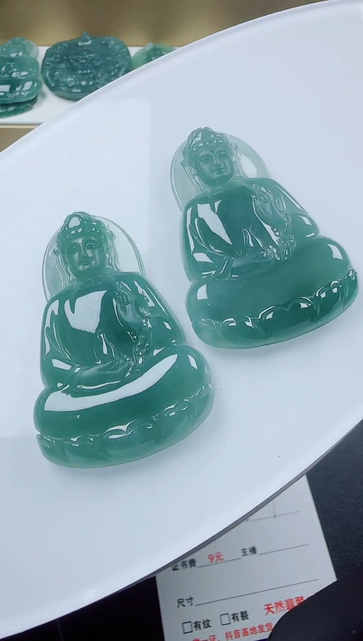 翡翠未镶嵌颈饰素衣多样性发其一