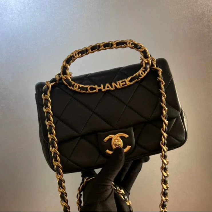 99新 Chanel/香奈儿 小花6枫23C圆环金属皮穿链手柄大mini芯片