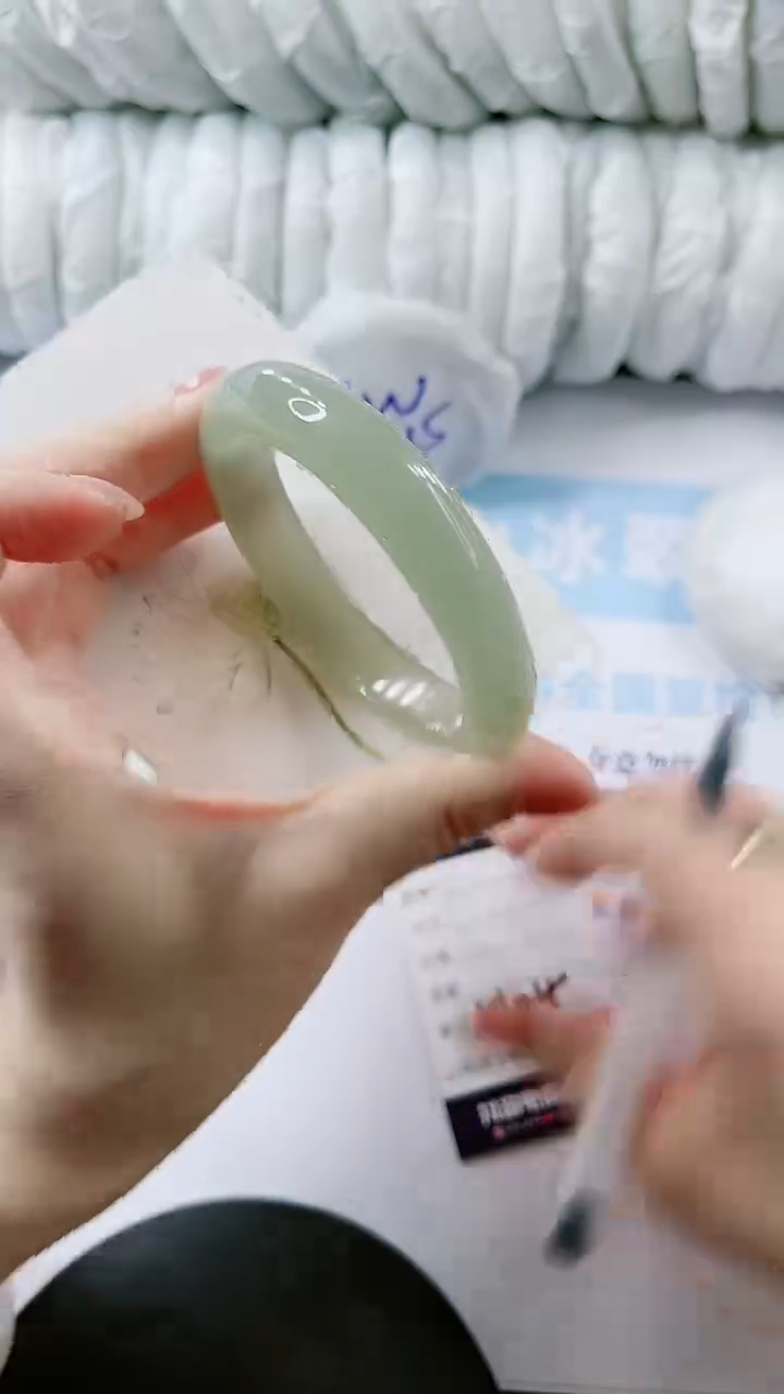 【闪购商品】石英质玉手镯未镶嵌多样性发货V104