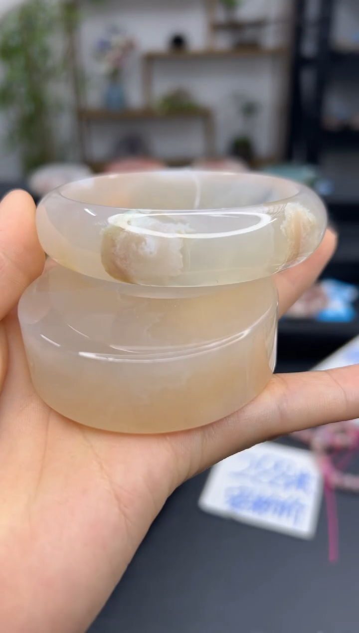 【闪购商品】石英质玉手镯未镶嵌A88(63圈赠送镯心)