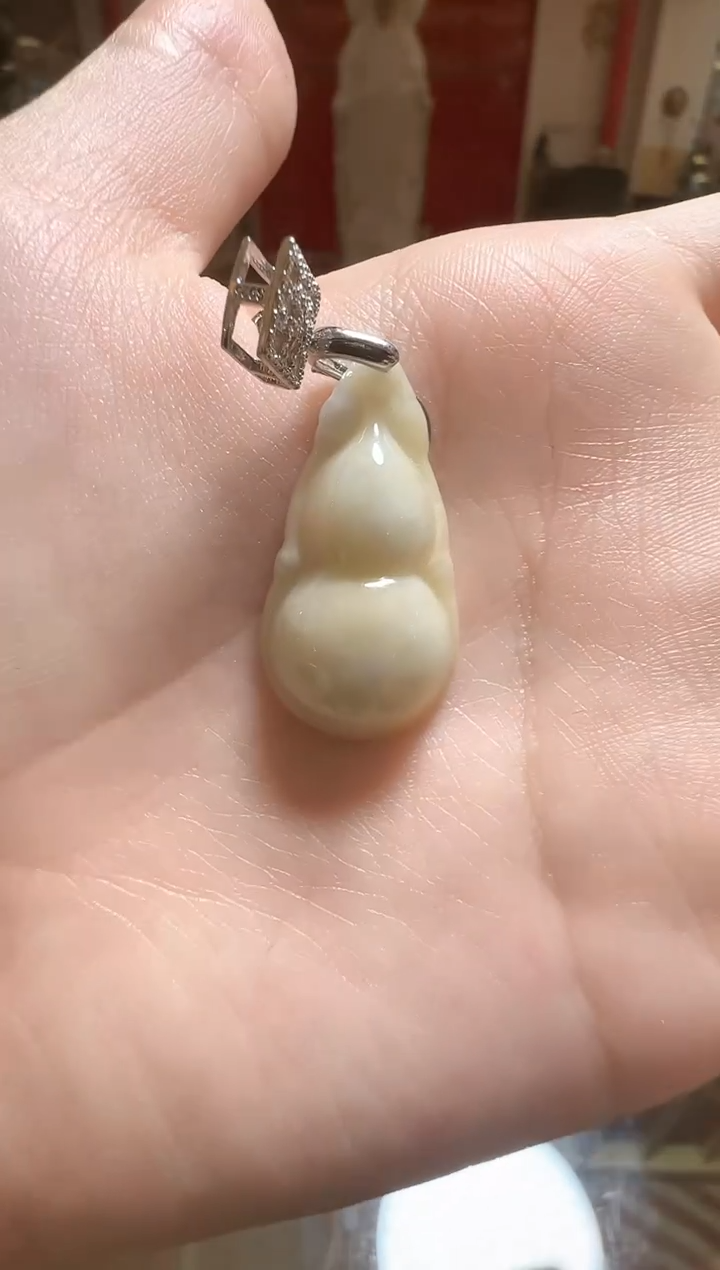 【闪购商品】翡翠吊坠(不含链)未镶嵌翡翠