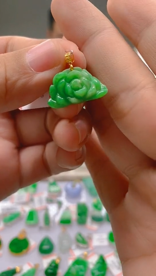 【闪购商品】翡翠颈饰18K金镶嵌 新号开播，全场乱卖