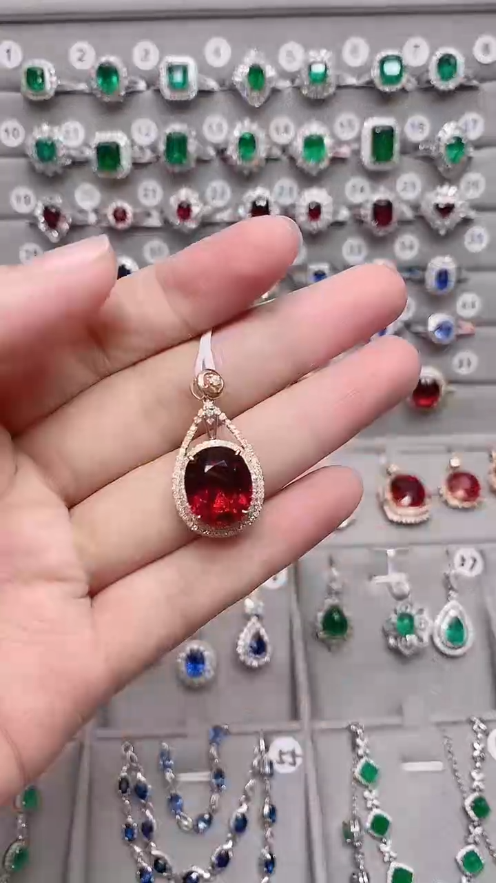 【闪购商品】碧玺18K金吊坠18K金镶嵌·