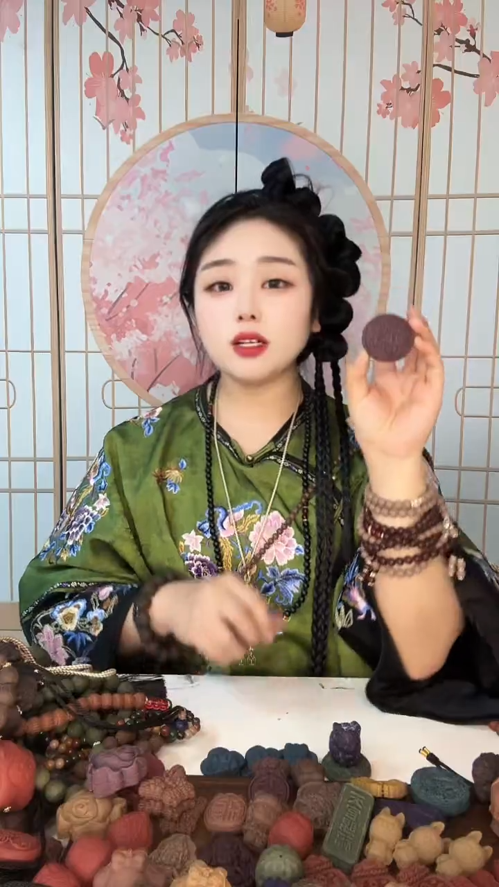 泥塑紫药师五帝钱1个