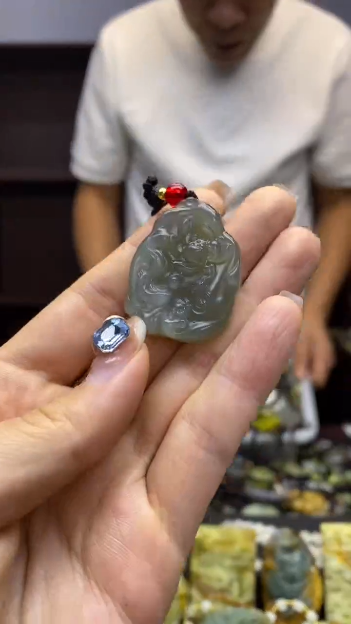 未镶嵌岫玉挂件    