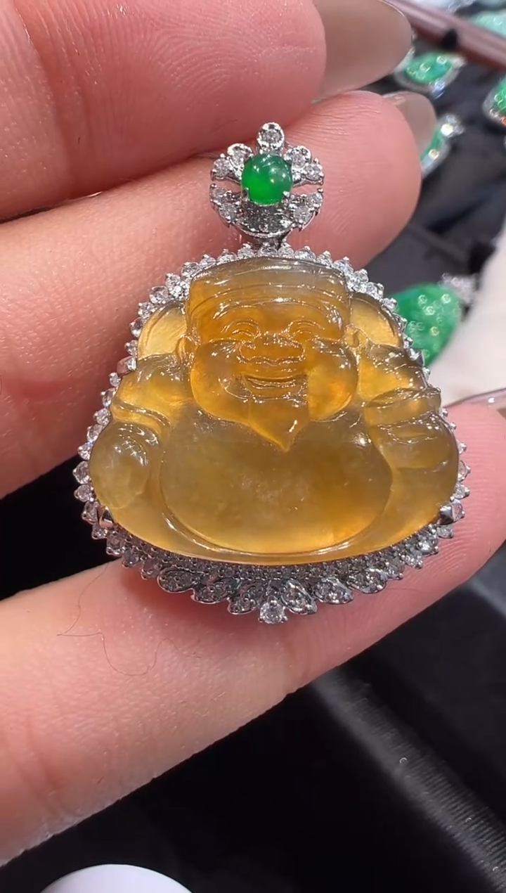 颈饰18K金镶嵌翡翠吊坠