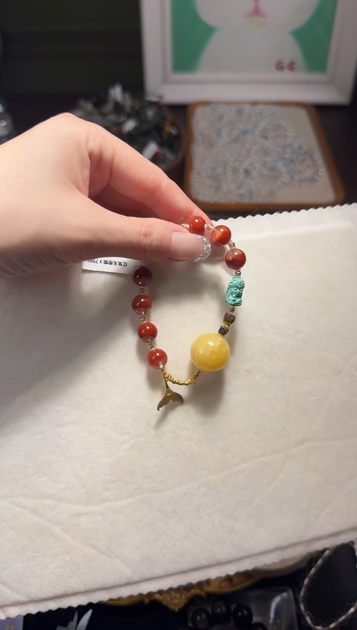 【闪购商品】水晶手串未镶嵌红兔毛蜜蜡手串