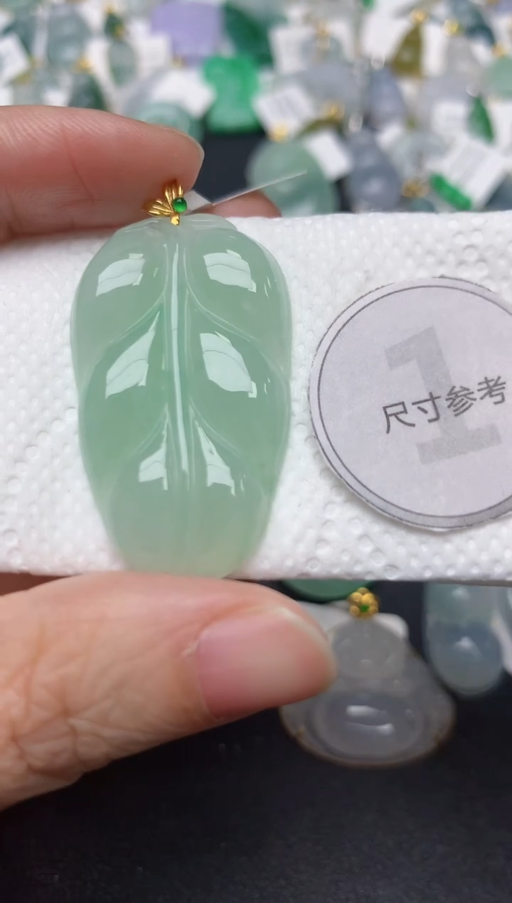 颈饰18K金镶嵌翡翠天然缅甸A货翡翠